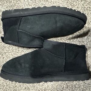 Ugg black boots w12